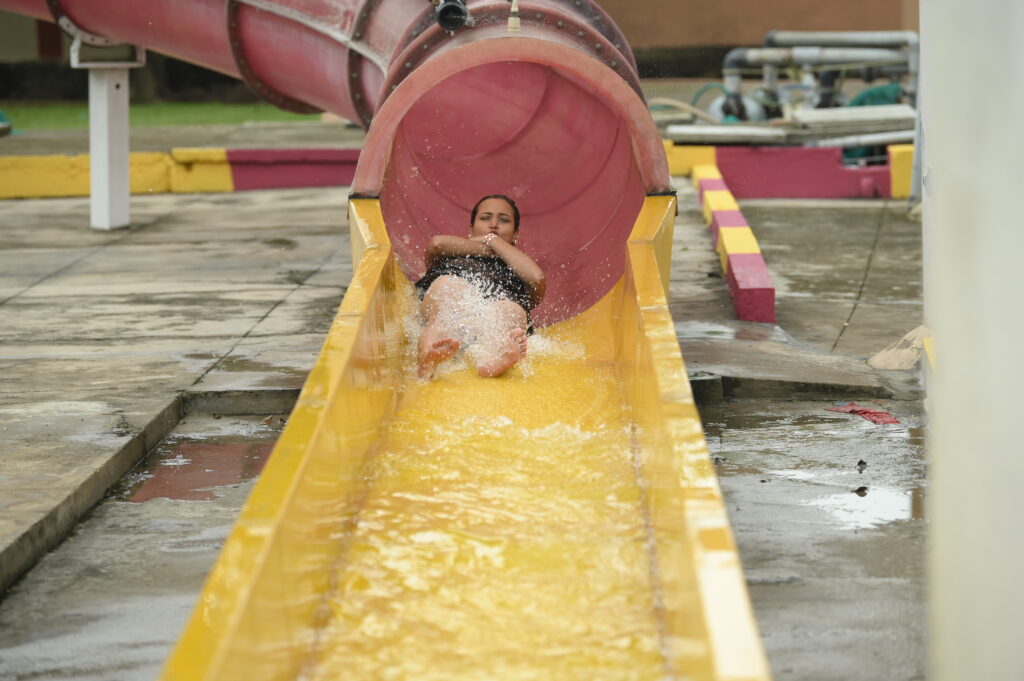Aqua_Loop_7047