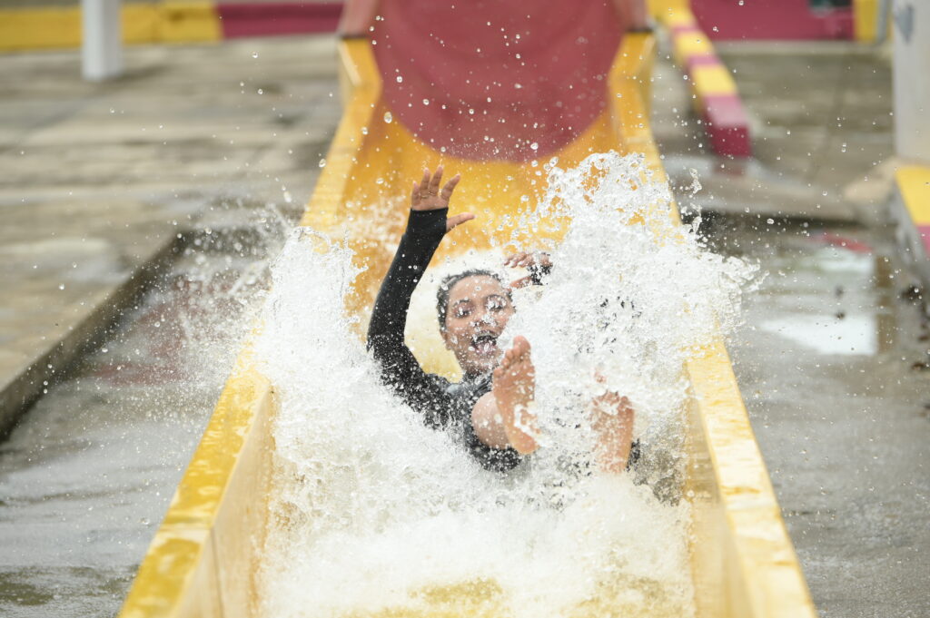 Aqua_Loop_7058