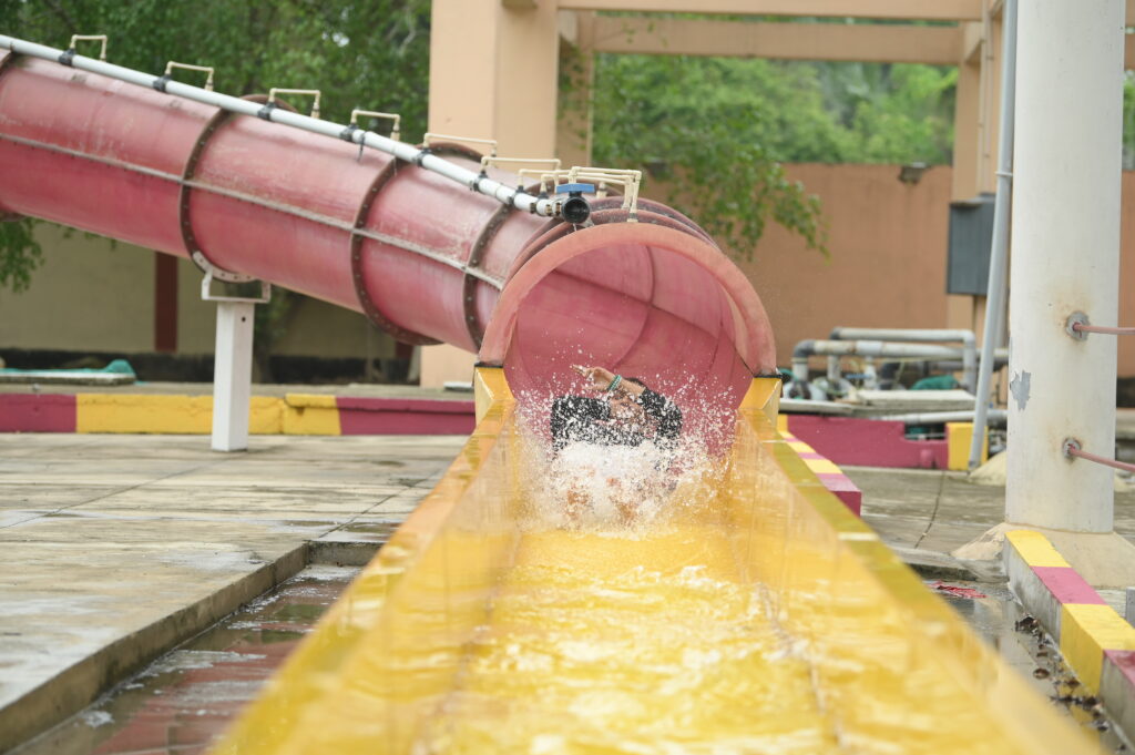 Aqua_Loop_7083
